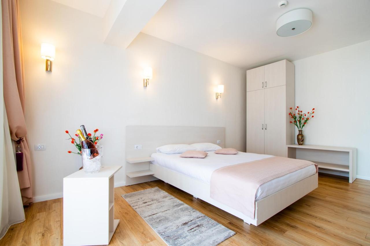 Hotel Bulevard Ramnicu Valcea Exterior photo