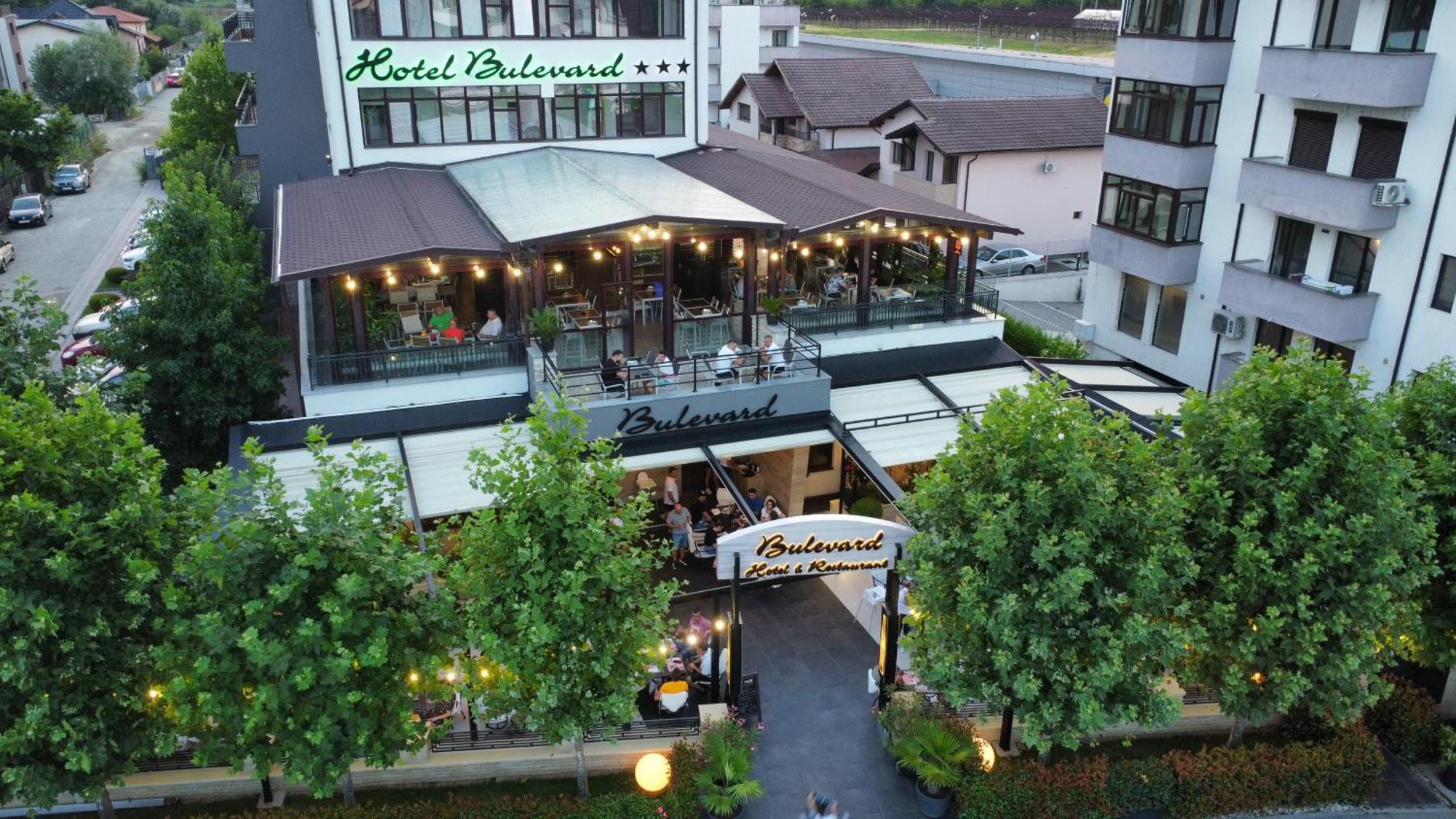 Hotel Bulevard Ramnicu Valcea Exterior photo