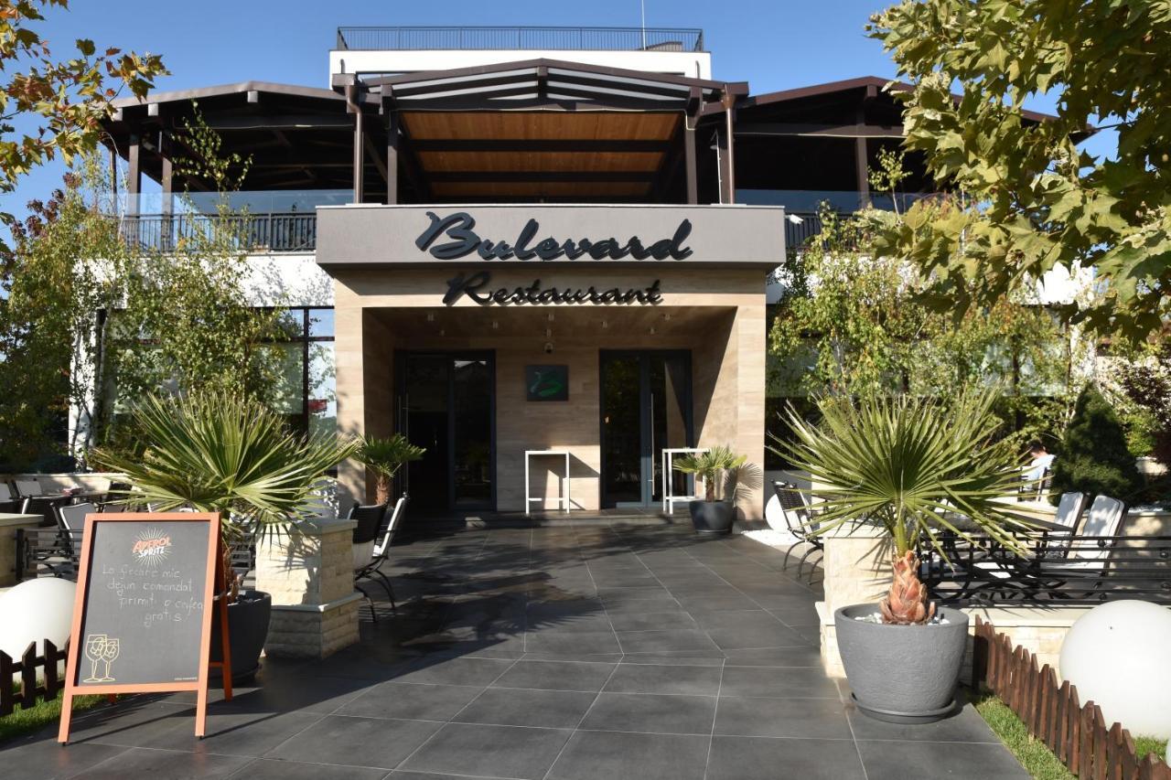Hotel Bulevard Ramnicu Valcea Exterior photo
