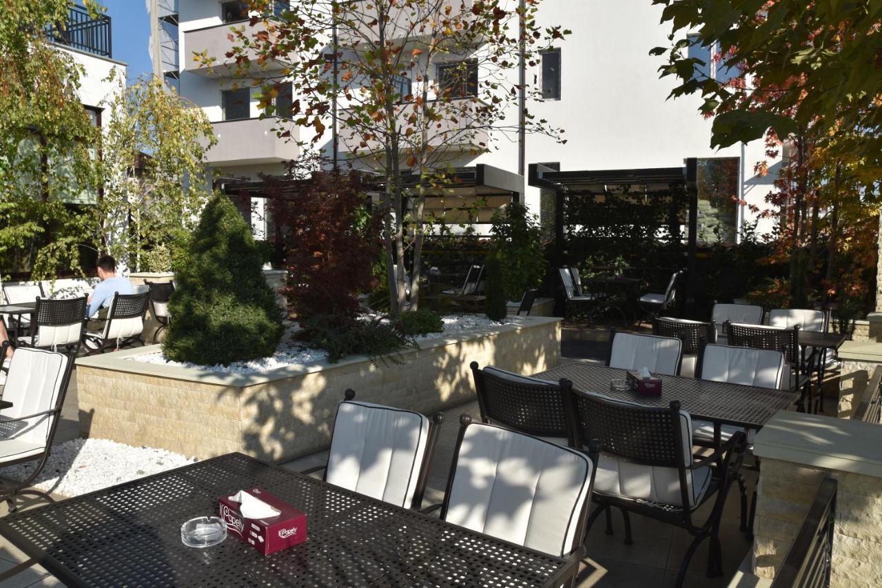 Hotel Bulevard Ramnicu Valcea Exterior photo